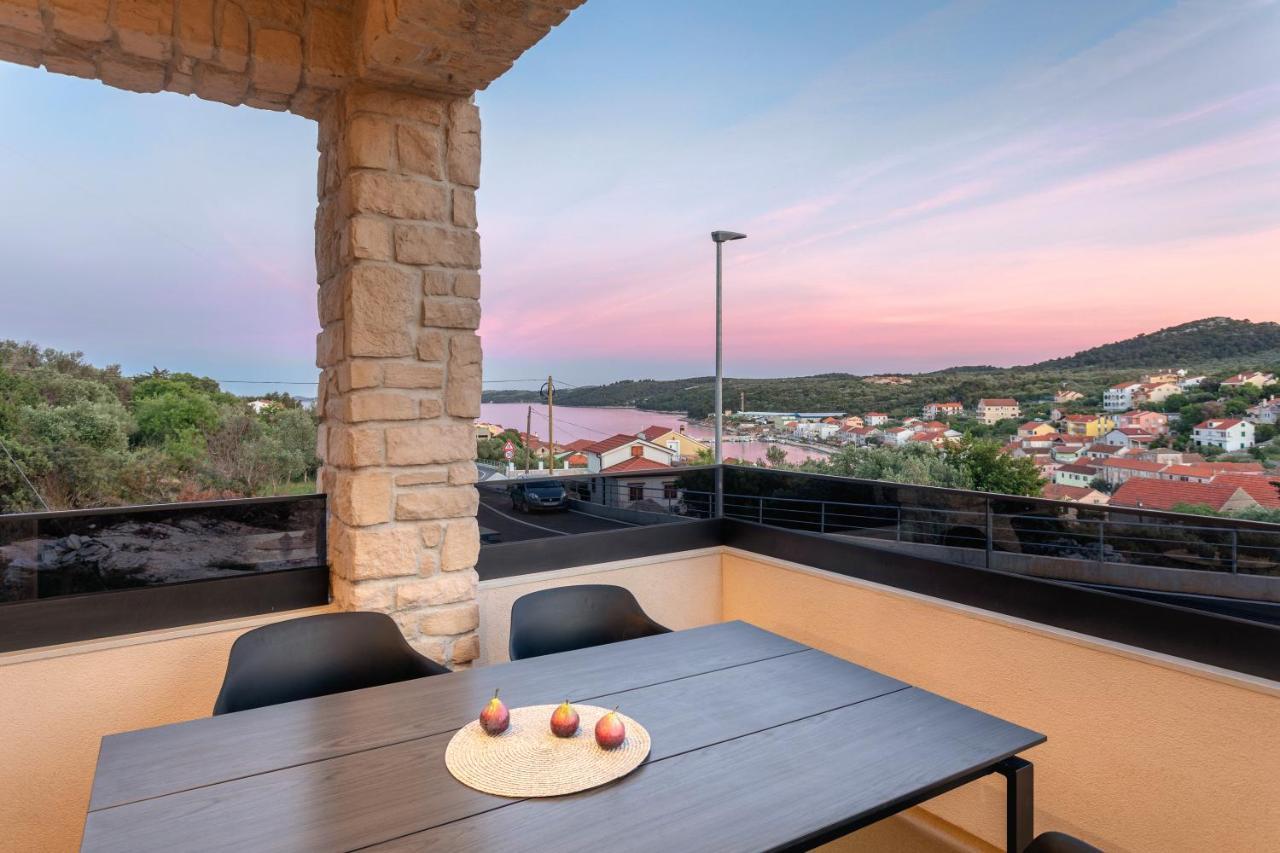 Teona Luxury Apartment With Jacuzzi And Terrace Sea View 살리 외부 사진