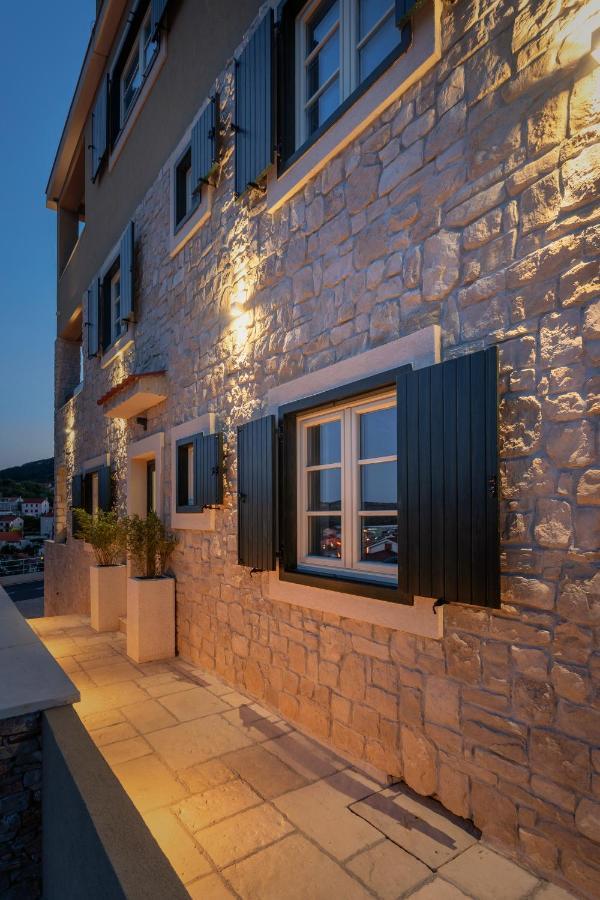 Teona Luxury Apartment With Jacuzzi And Terrace Sea View 살리 외부 사진